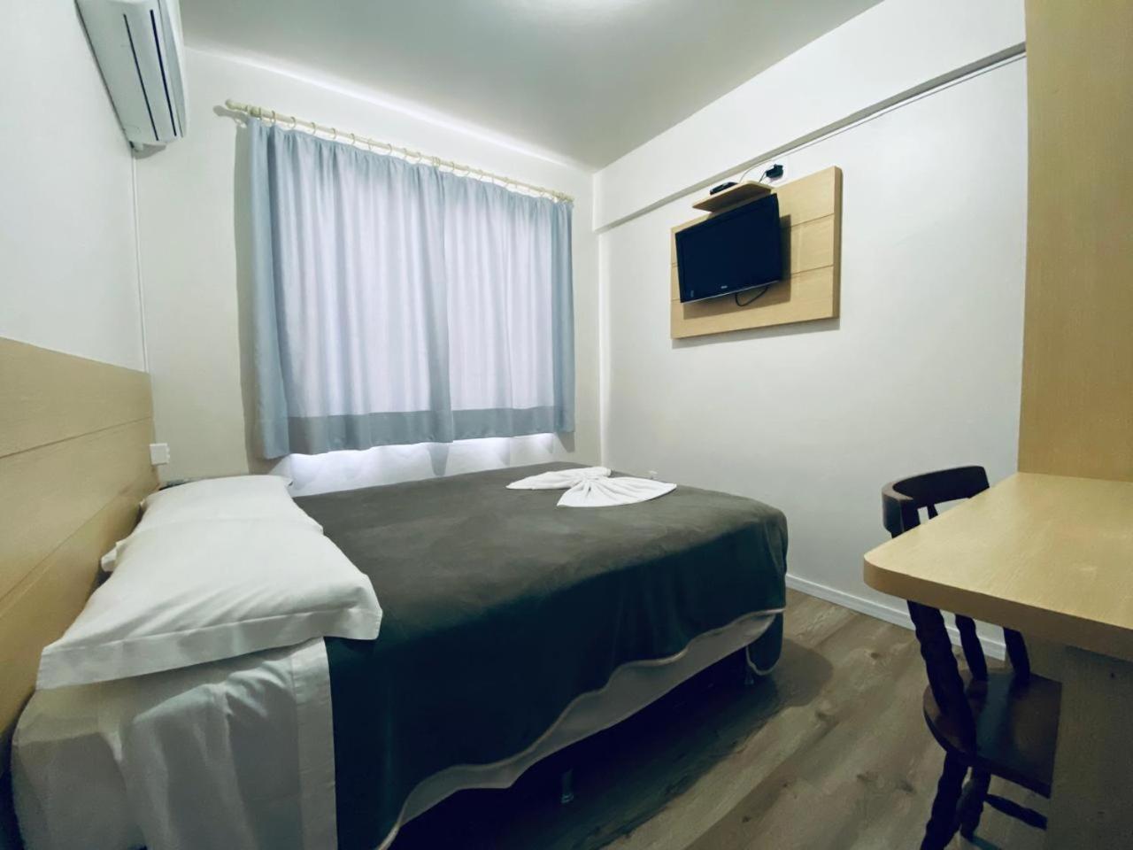 Hotel Paris Curitibanos Ngoại thất bức ảnh